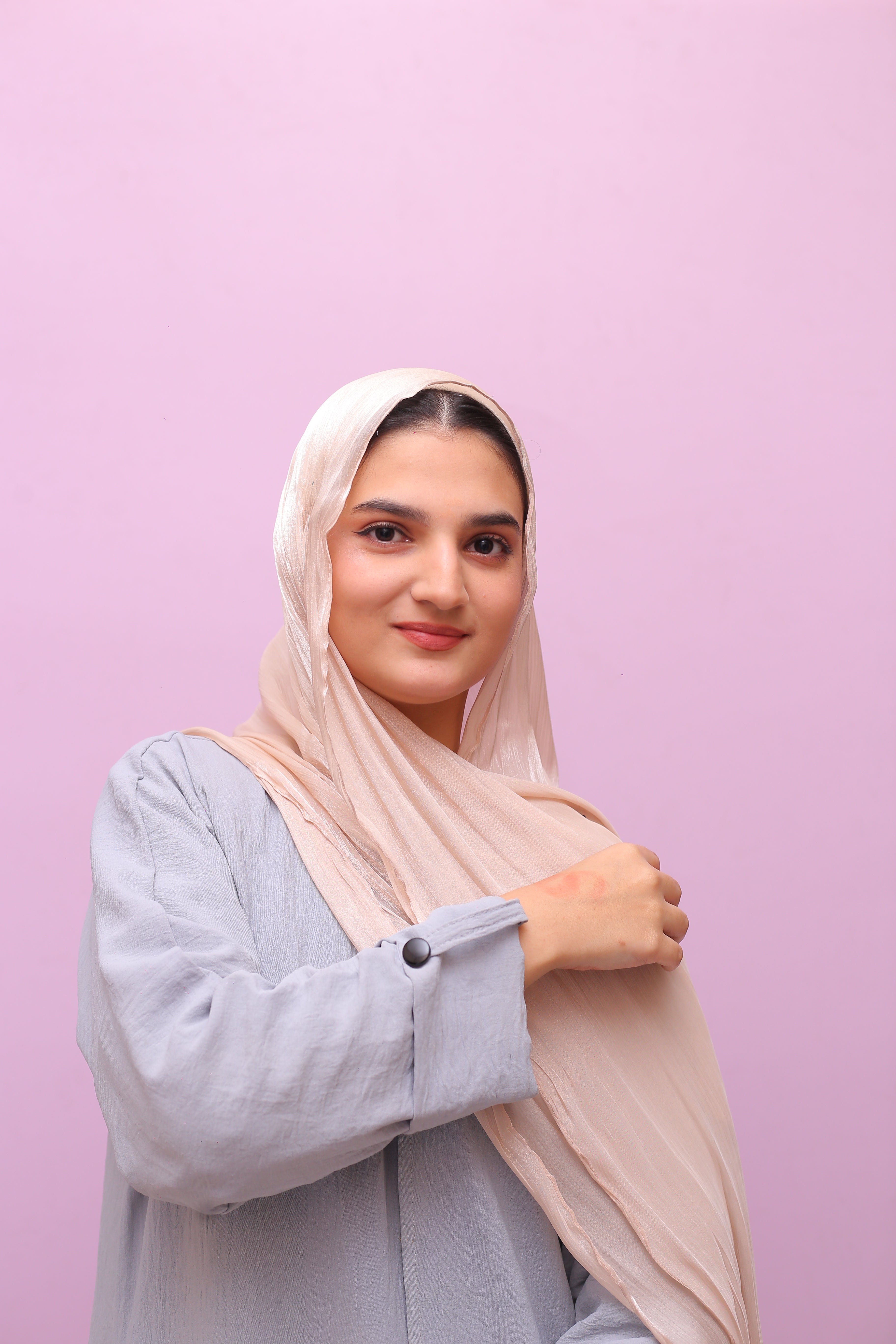 Silk Organza Hijab – Soft Gold
