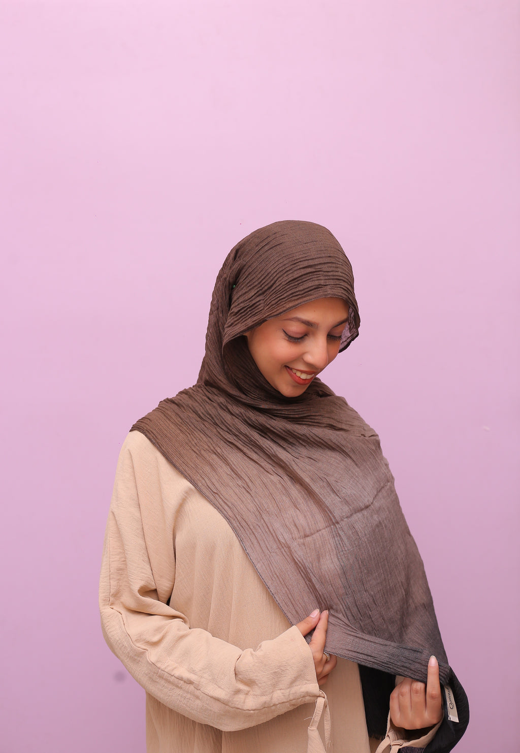 Ombre Crinkle Hijab – Cocoa Blush