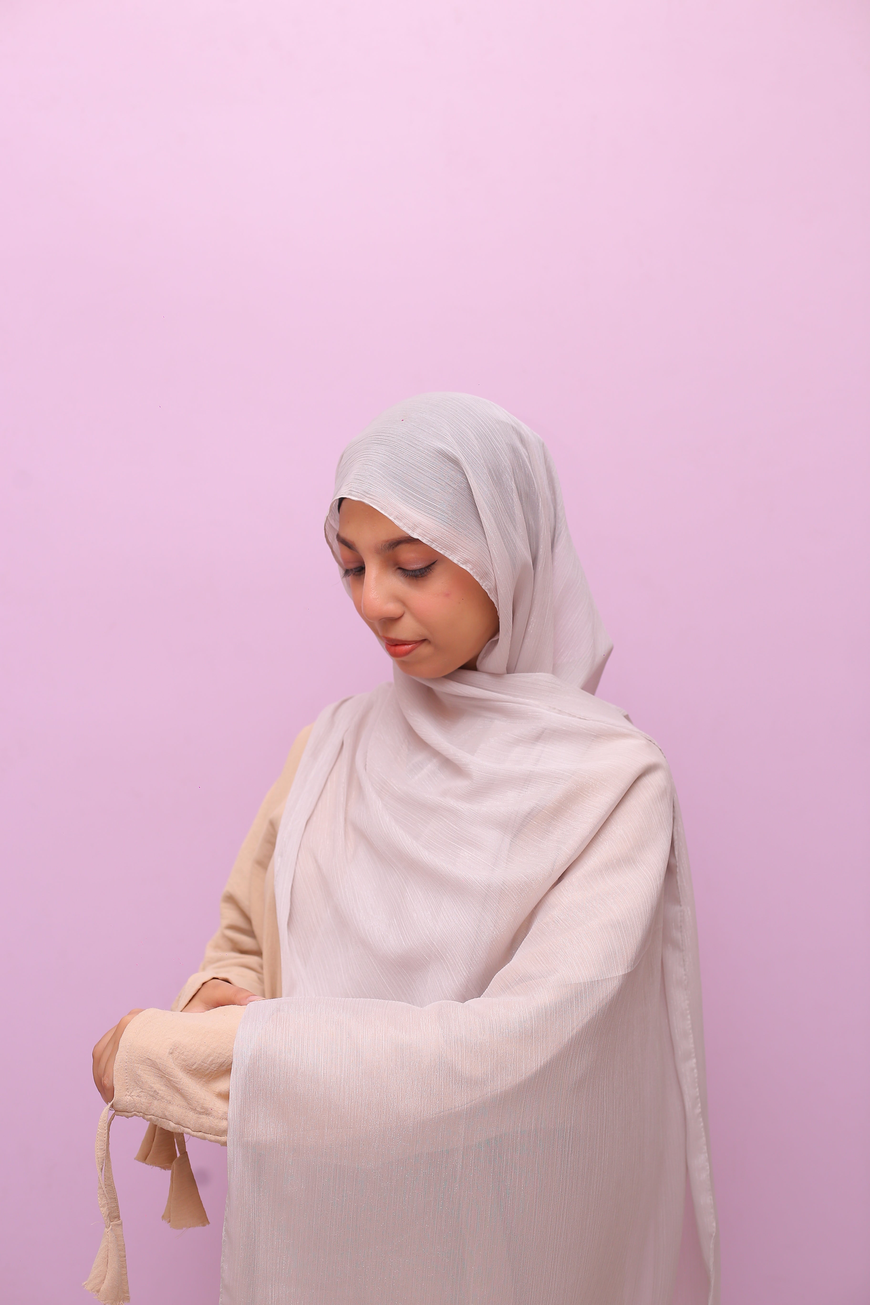 Metallic Sheen Hijab – Ivory Glow