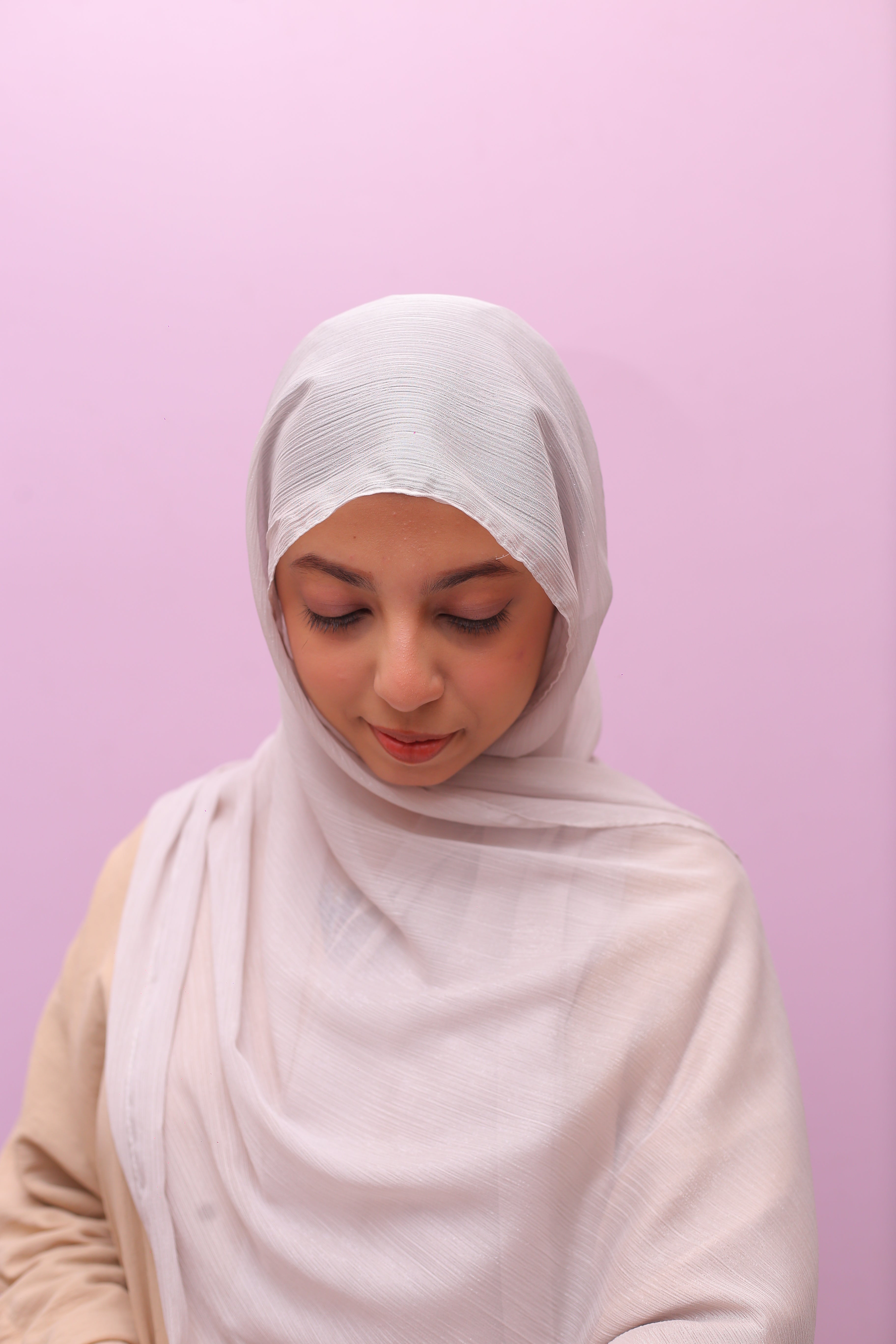 Metallic Sheen Hijab – Ivory Glow