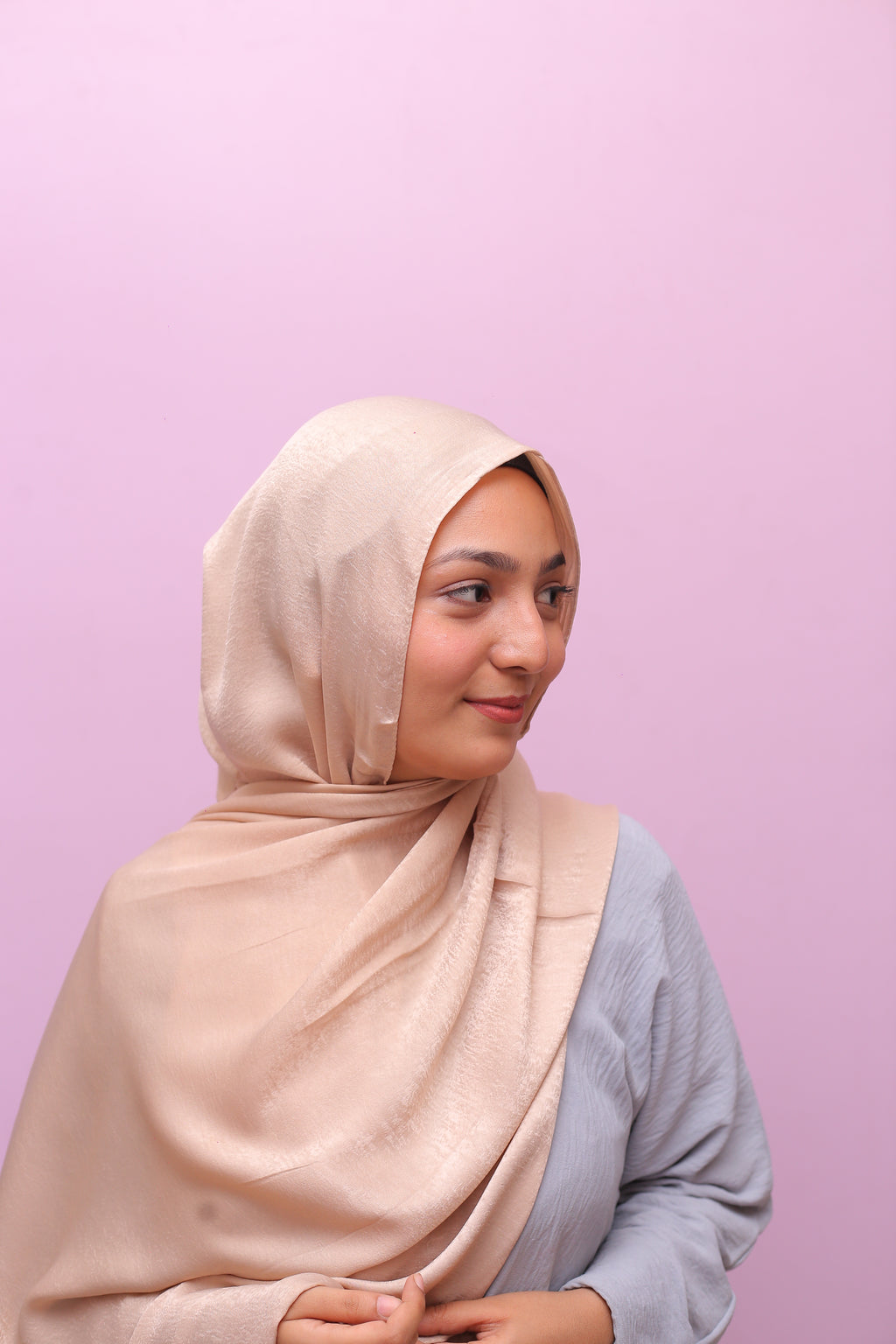 Velvet Silk Hijab – Moonlight Beige