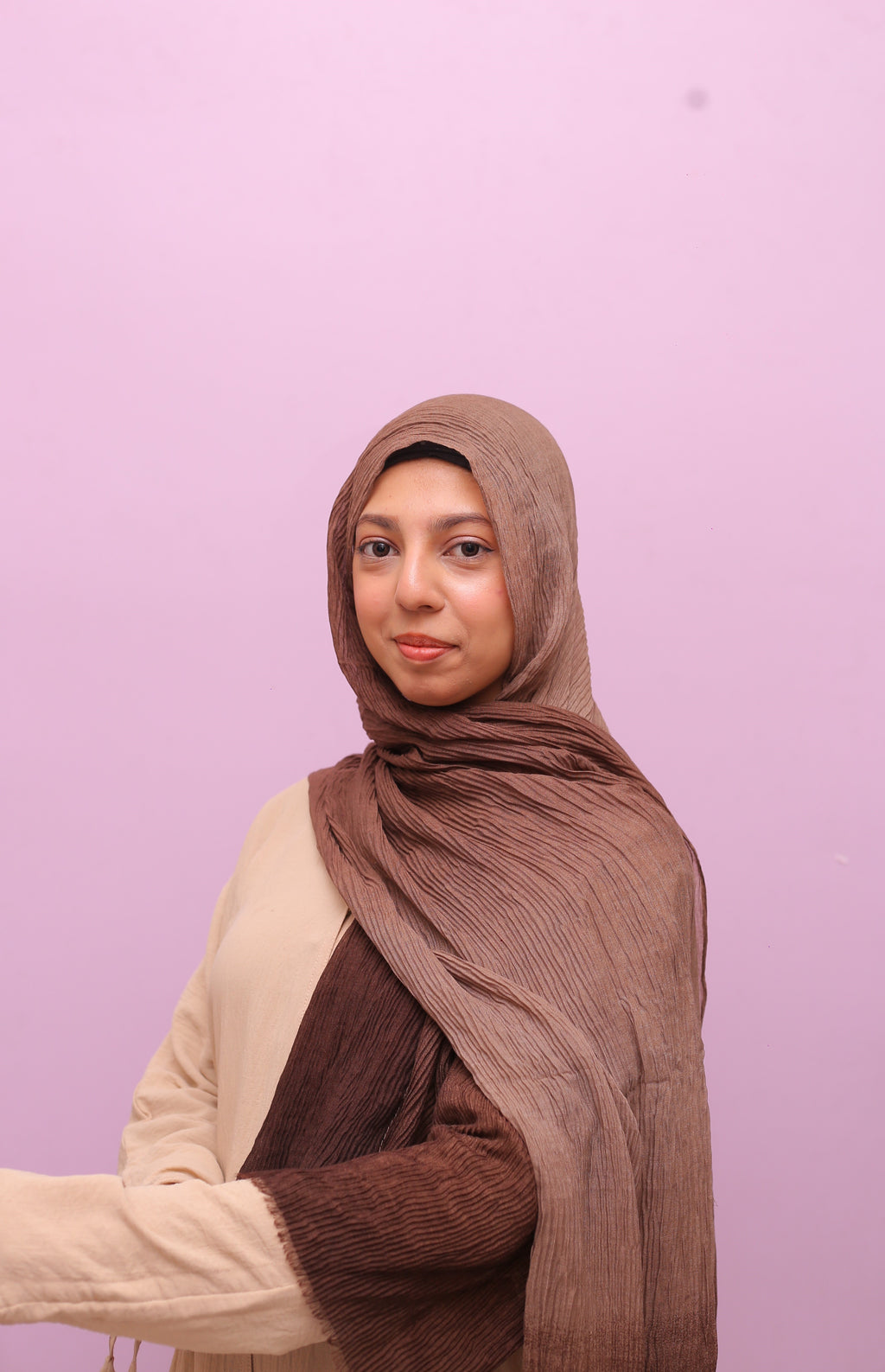 Ombre Crinkle Hijab– Earth Latte