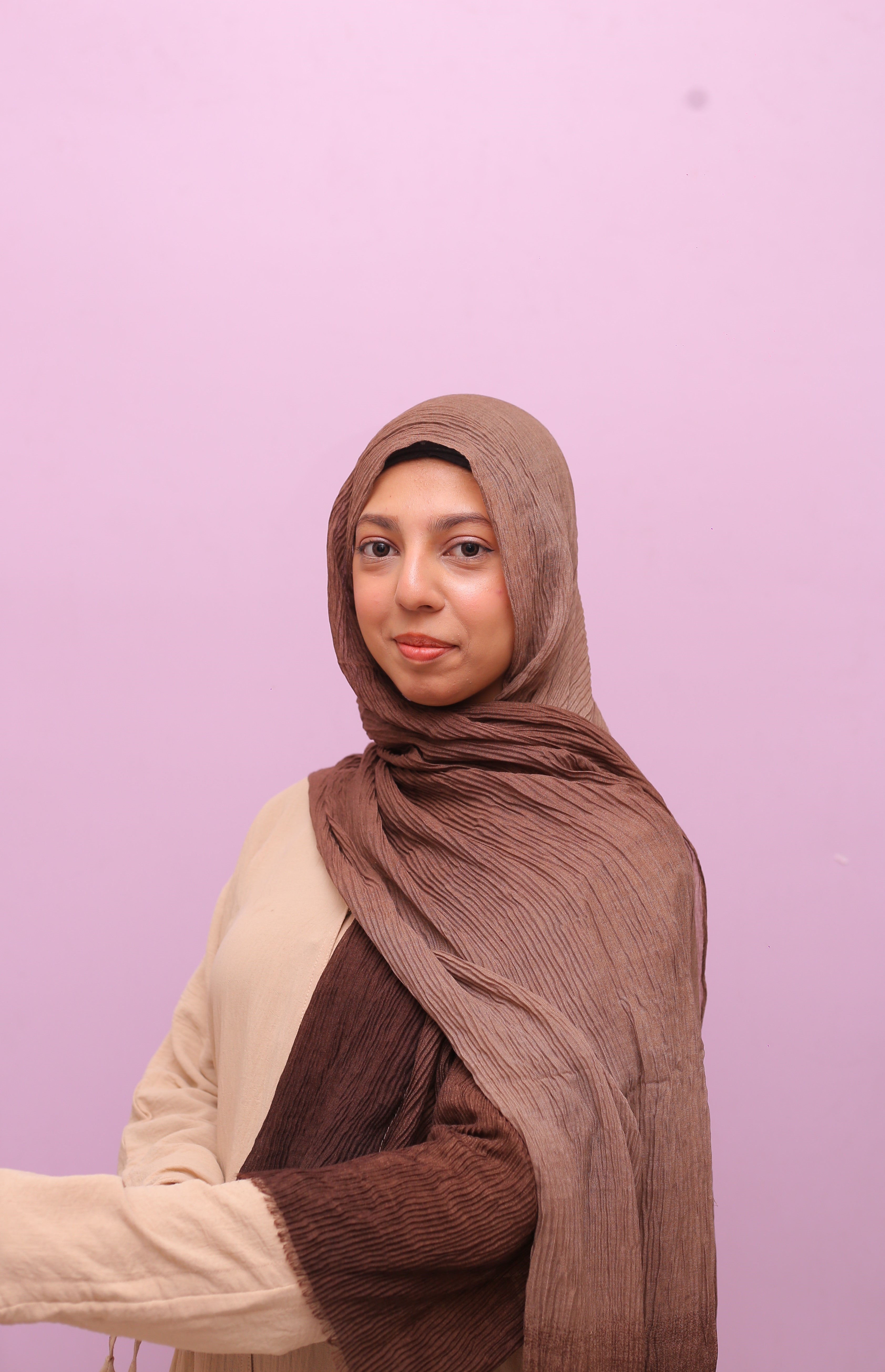 Ombre Crinkle Hijab– Earth Latte